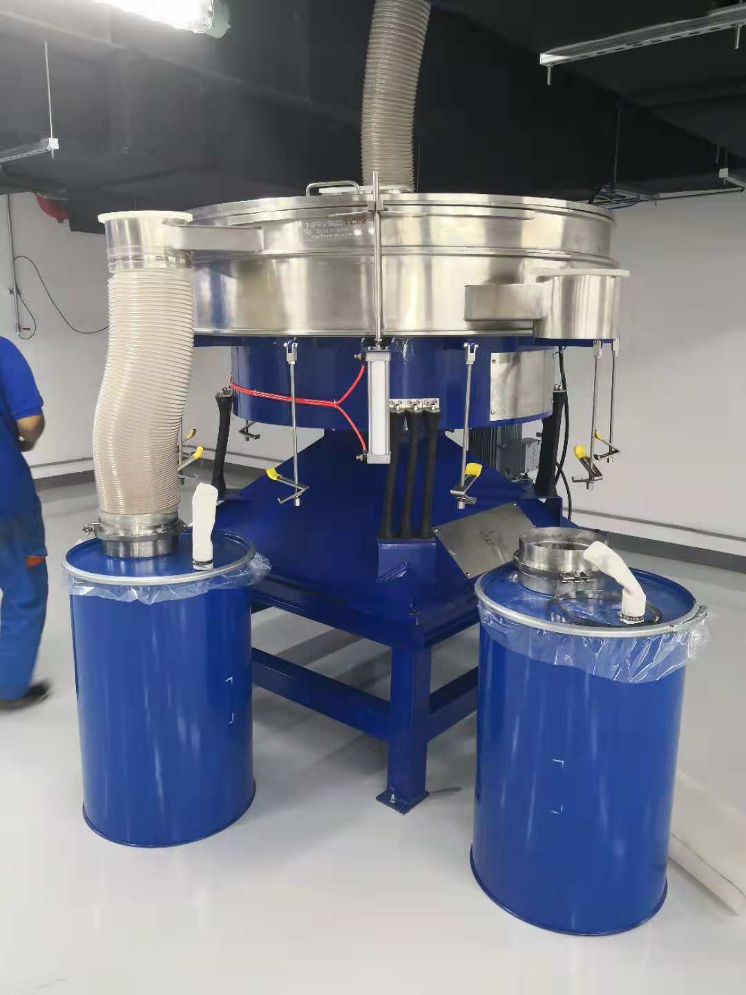 v-blender-dry-powder-mixer.jpg